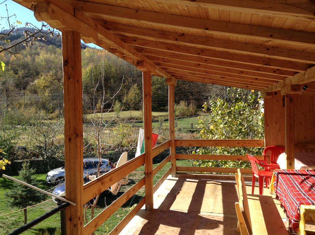 Villa Lilia Apriltsi  Exteriör bild